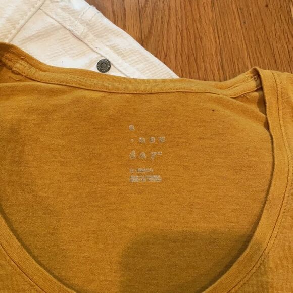 A New Day Top - XS - Picture 4 of 4